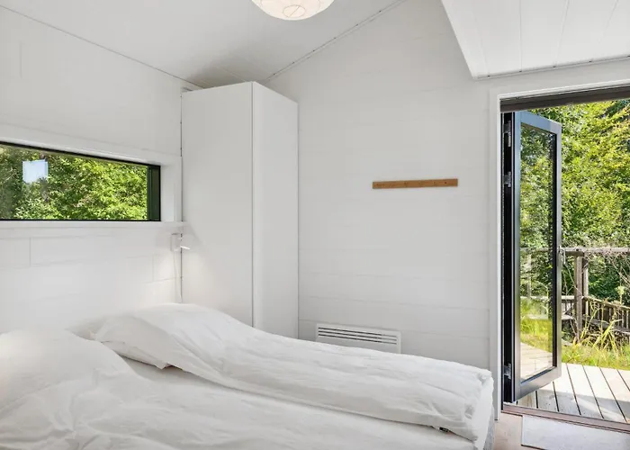 3 Bedroom Amazing In סילקבורג