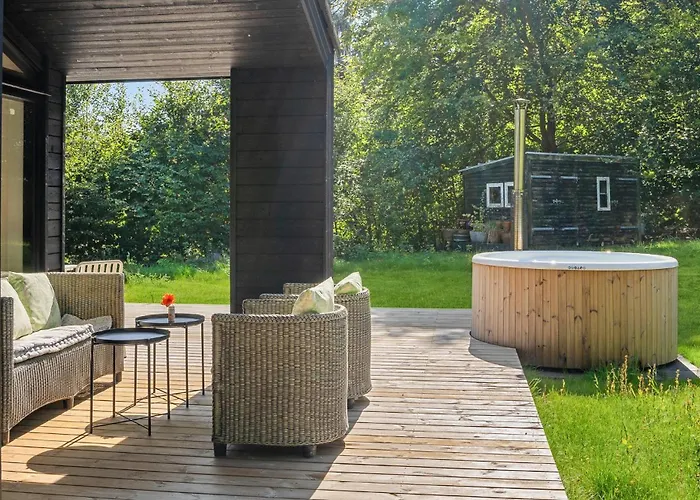 בית נופש 3 Bedroom Amazing In *